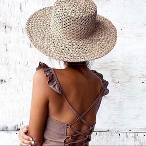 Lack of color hat straw